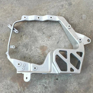 适用中国重汽豪沃t7h大灯支架豪沃A7前大灯铝支架豪沃T7H配件原厂