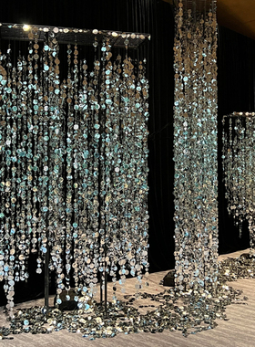 挂帘背景亮片圆形舞台布置装饰婚礼串串珠光吊顶道具镜面架子婚庆