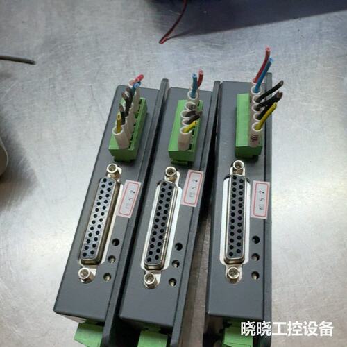 议价C SUN 步进驱动器，型号SY103，实物图拍摄。驱动器功
