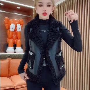 显瘦无袖 百搭修身 两面穿皮背心马夹 皮毛一体机车皮马甲女短款 新款