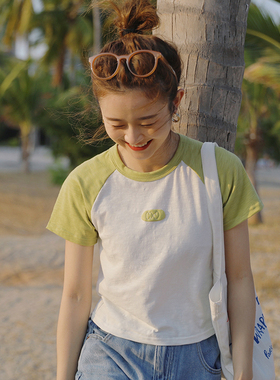 花吉B404米色泡泡胶印插肩袖撞色竹节棉短袖T恤女2025新款夏上衣