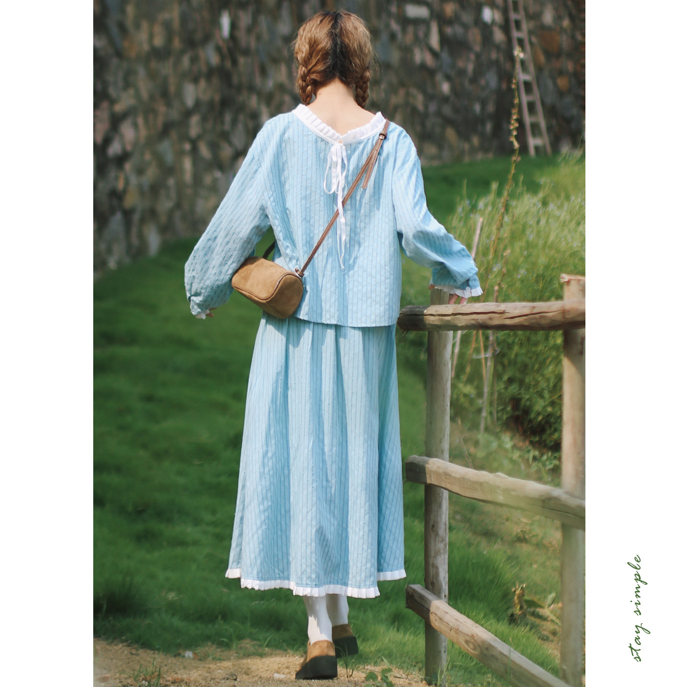 花吉湖水蓝木耳边系带撞色衬衫