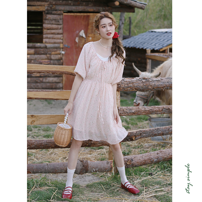 花吉Q487粉色系带大U领碎花收腰连衣裙2025新款夏短袖碎花裙中款