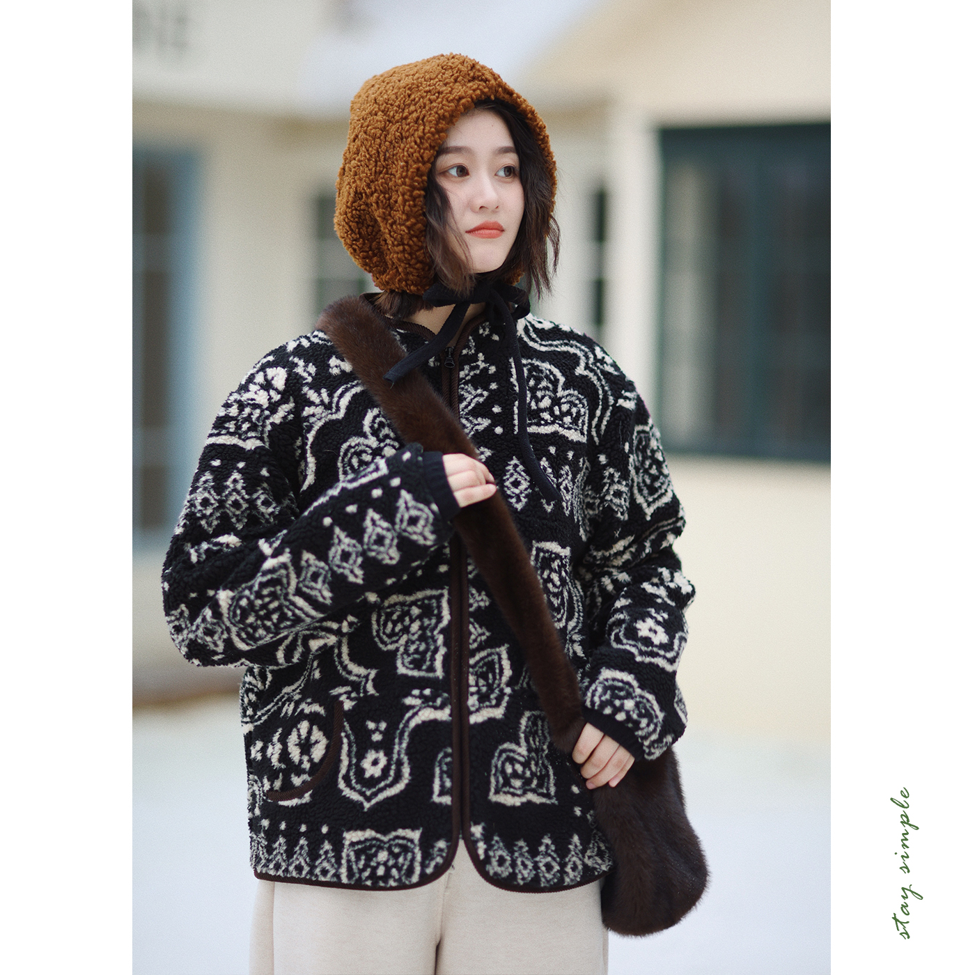 花吉黑色提花摇粒绒马甲外套