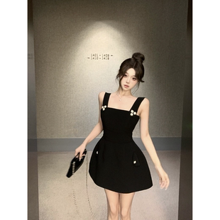 小黑裙气质收腰裙子蓬蓬短裙 高级感修身 法式 复古吊带连衣裙女夏季