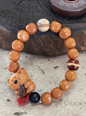 DH【小熊持香】六方猴头暖棕系新年红绳贡木降真香情侣手串