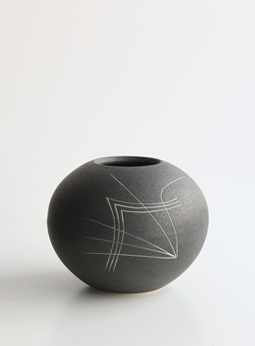 日本信乐烧手作黑结晶划线纹小圆罐陶花瓶日式插花器家居装饰摆件