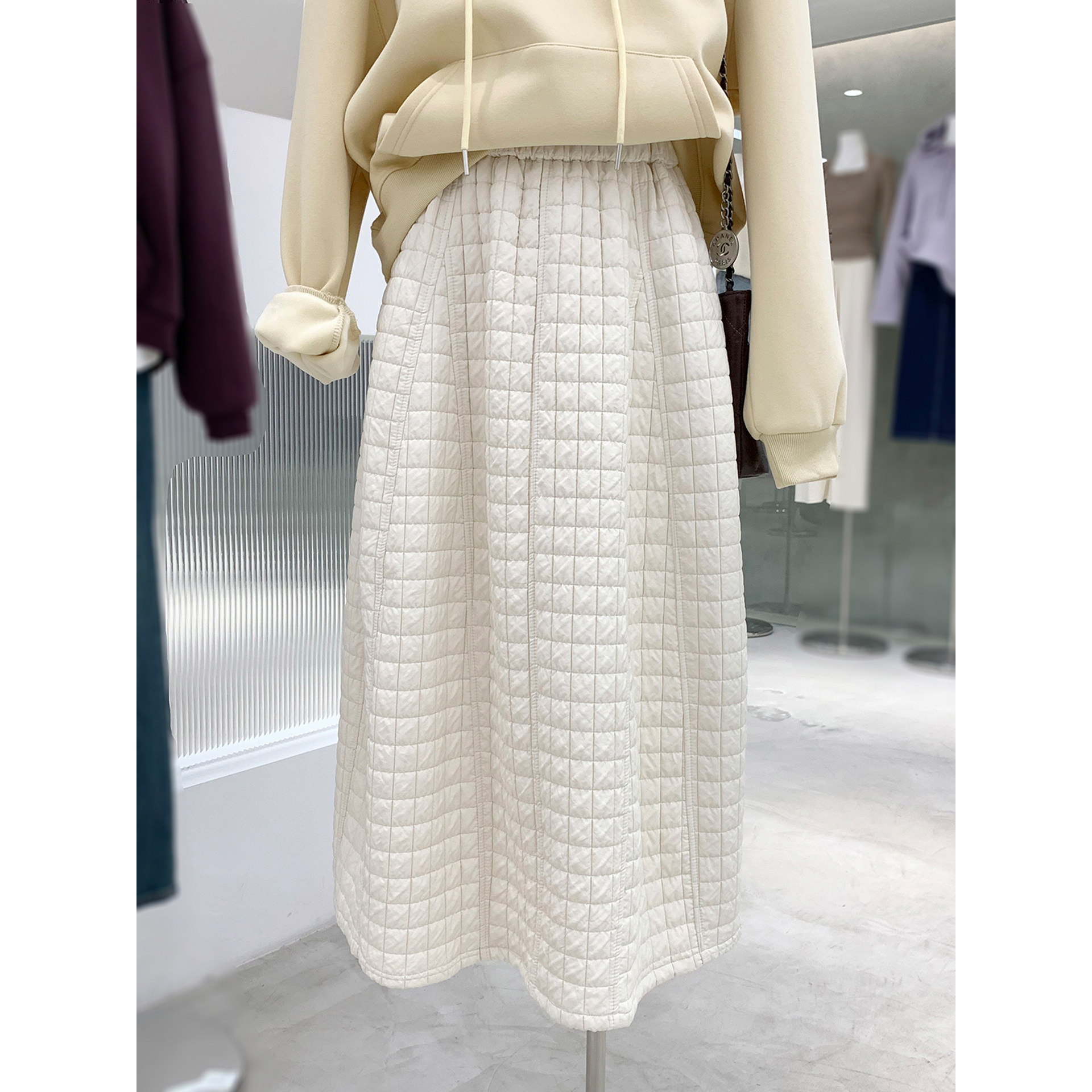 华夫格夹棉花苞裙秋冬中长款半身裙松紧腰慵懒时髦显瘦显腰细裙子