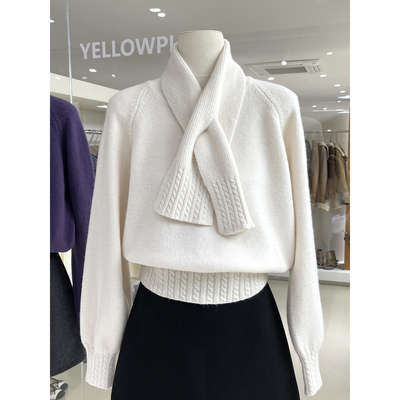 温柔知性圆领套头毛衣配围巾