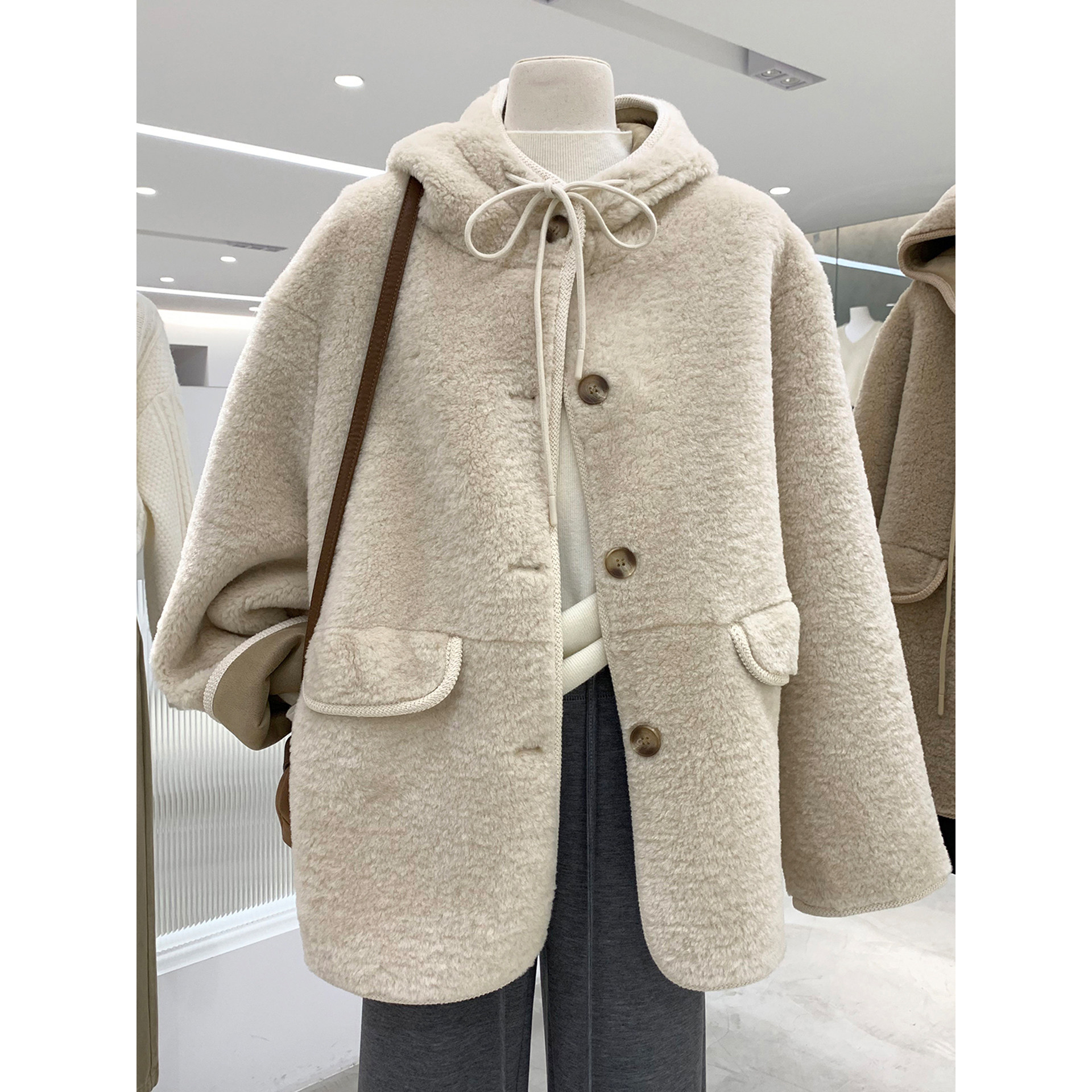 暖暖入冬宽松连帽羊羔绒外套女