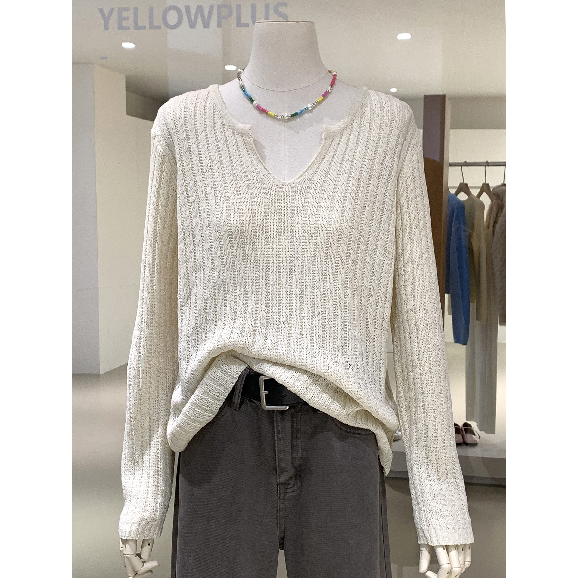 早春韩系慵懒感小V领肌理感针织衫2026新款显瘦百搭纯色打底上衣