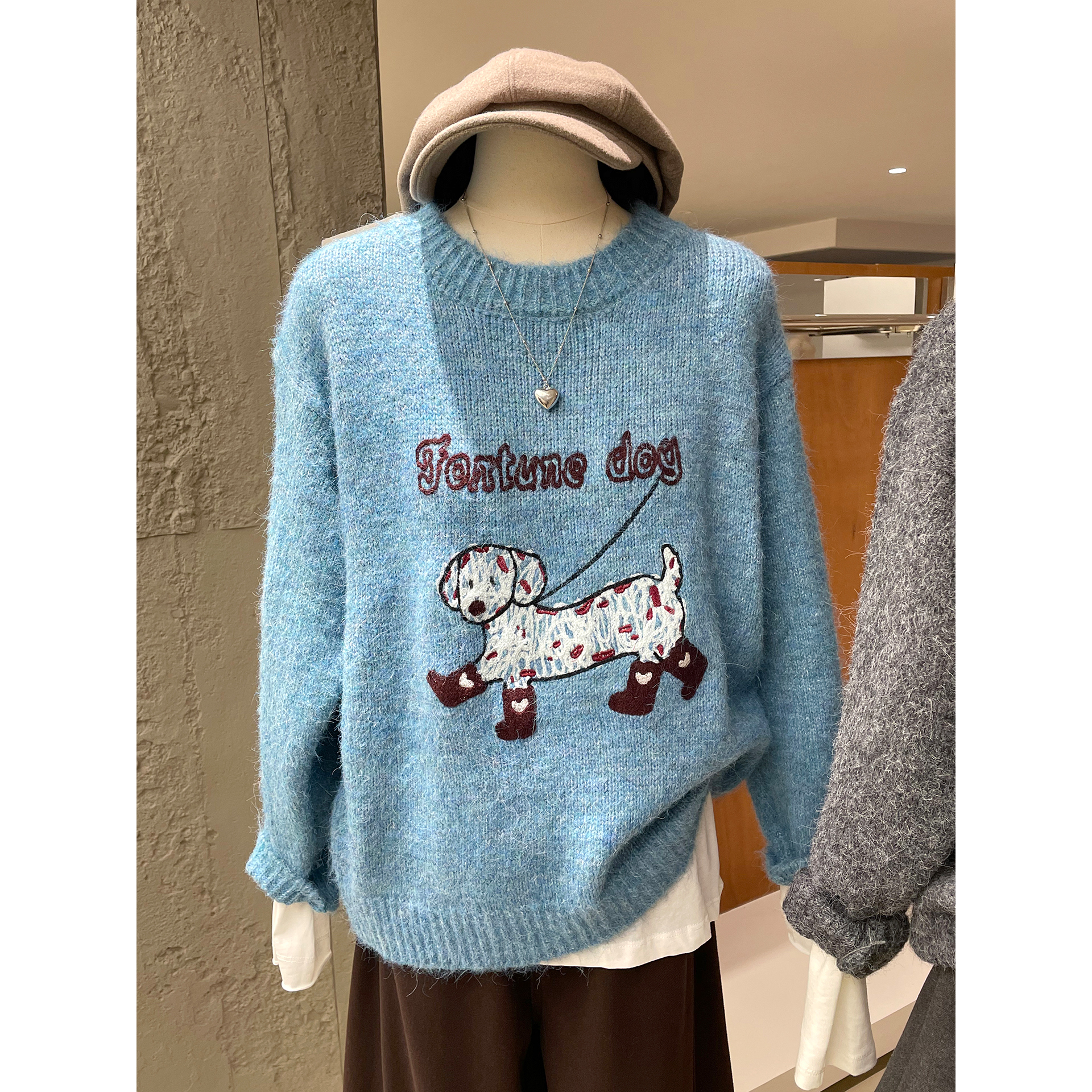 文艺可爱甜美风圆领套头毛衣2025秋冬新款小狗绣花亲肤保暖针织衫