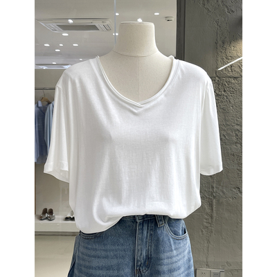慵懒休闲卷边V领天丝面膜短袖T恤