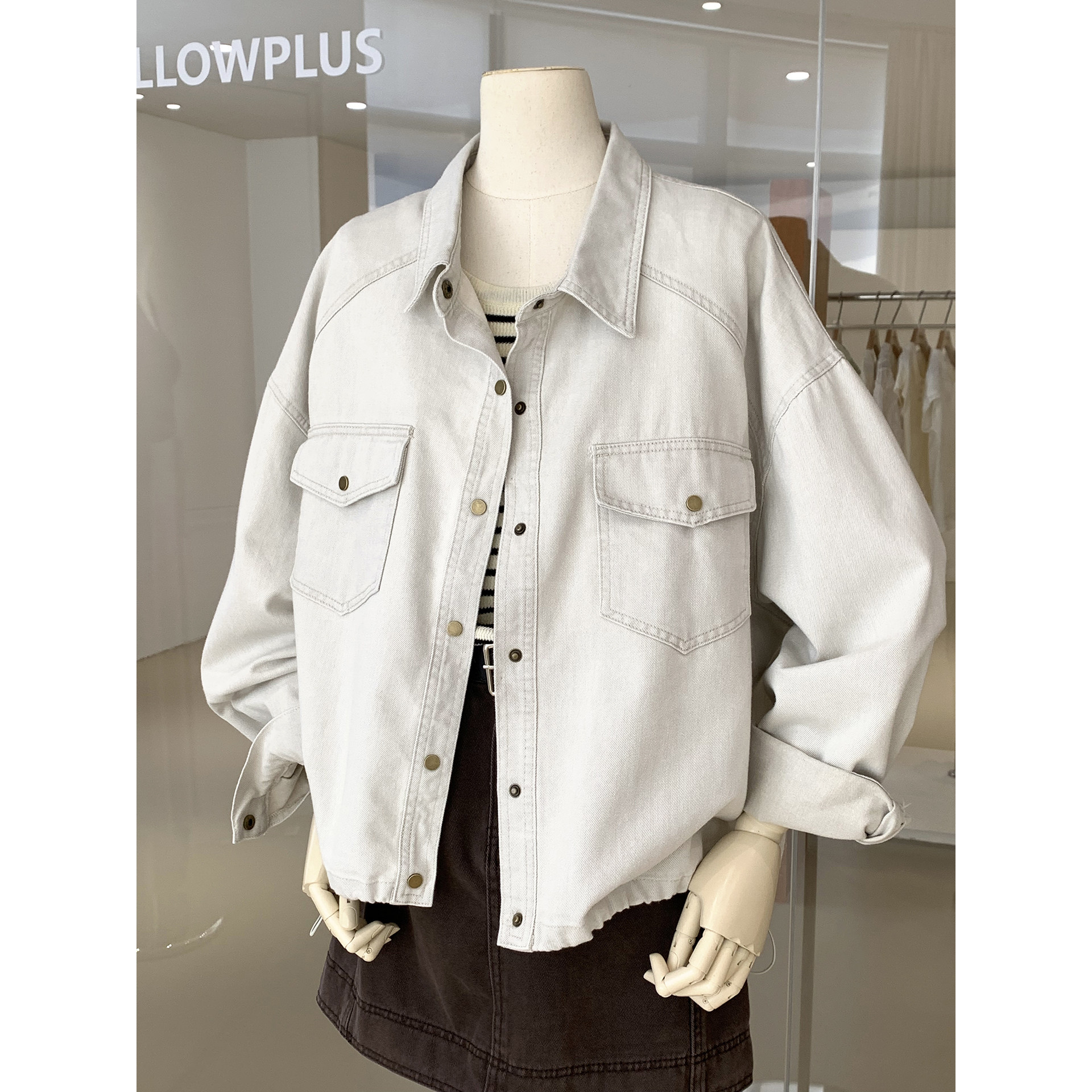 休闲中性风宽松翻领牛仔外套女2026春季新款经典百搭显瘦开衫上衣