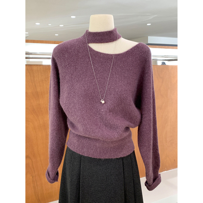 狠加分的小心机挂脖露肩针织衫