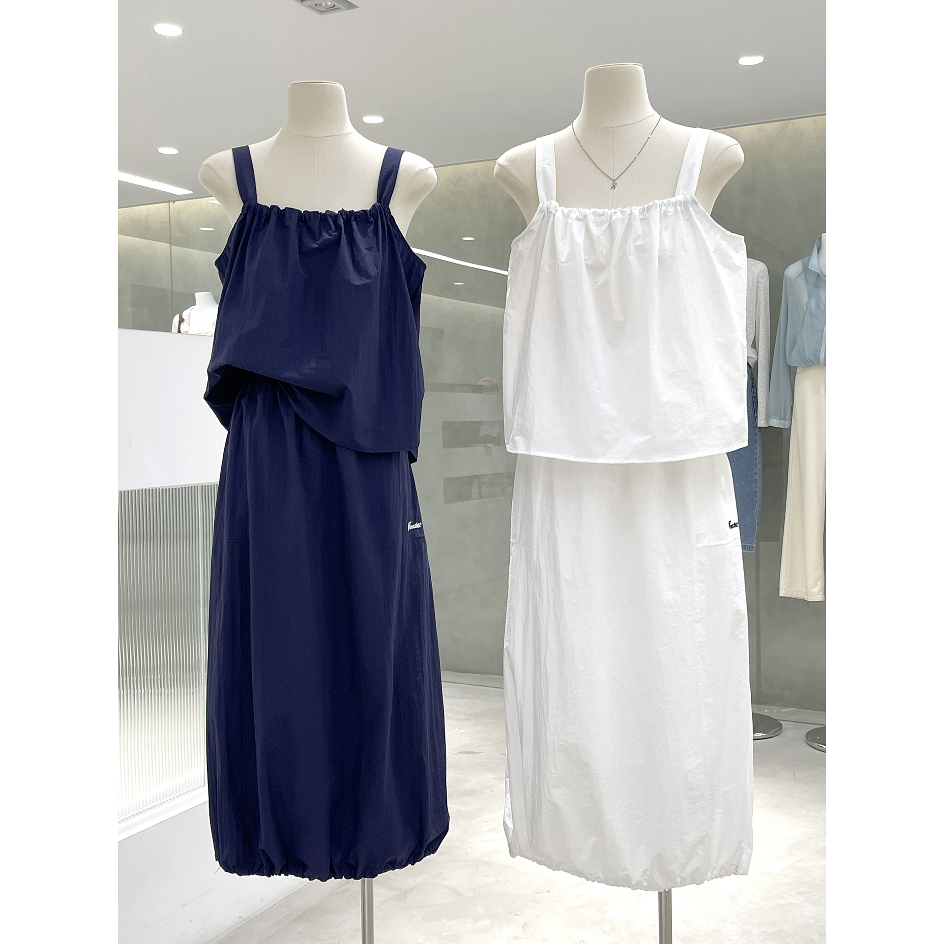 背心上衣+半身裙松弛感两件套