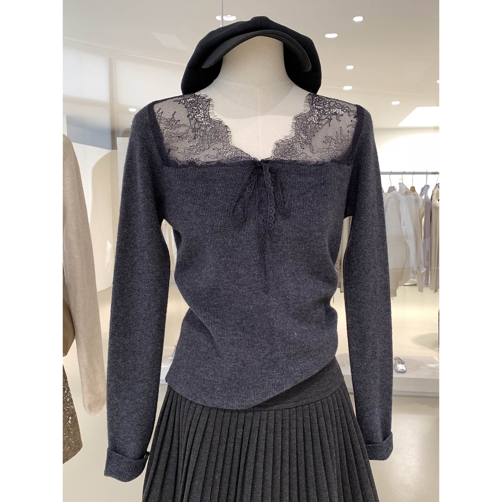 纯欲小性感蕾丝拼接V领针织衫女