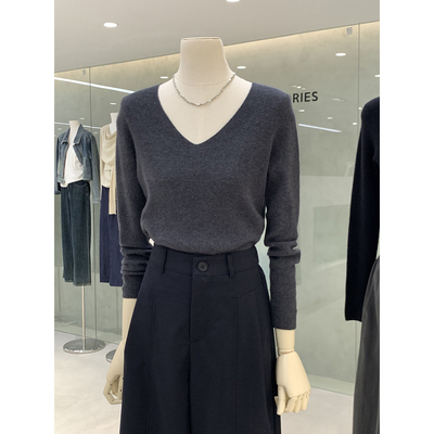软乎乎V领无缝一体羊绒针织衫女