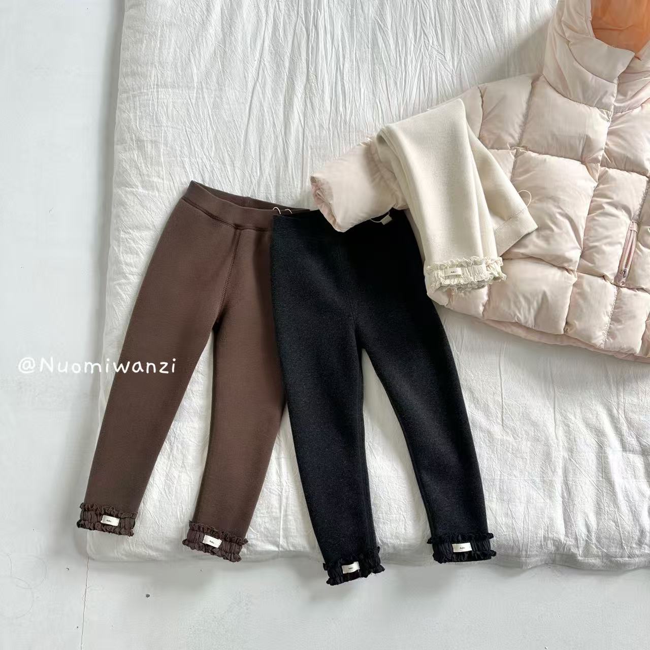 糯米丸子儿童打底裤2025年冬款韩版百搭木耳边字母贴布打底裤