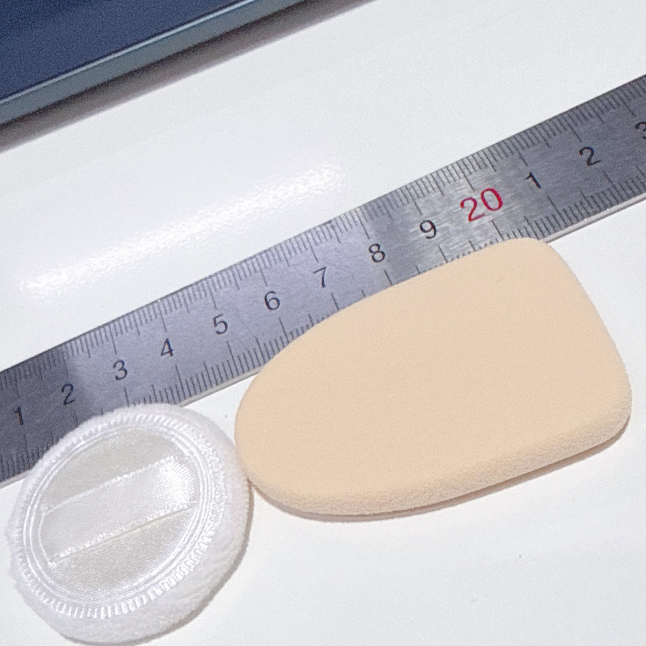 日本迷你粉饼蜜粉扑 海绵舌型干湿两用粉饼扑 隔离扑 粉底液扑