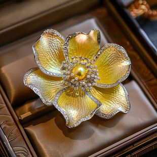 原創(chuàng)設(shè)計珍珠滴油水仙花胸針 千族銀 服飾配飾胸花定制