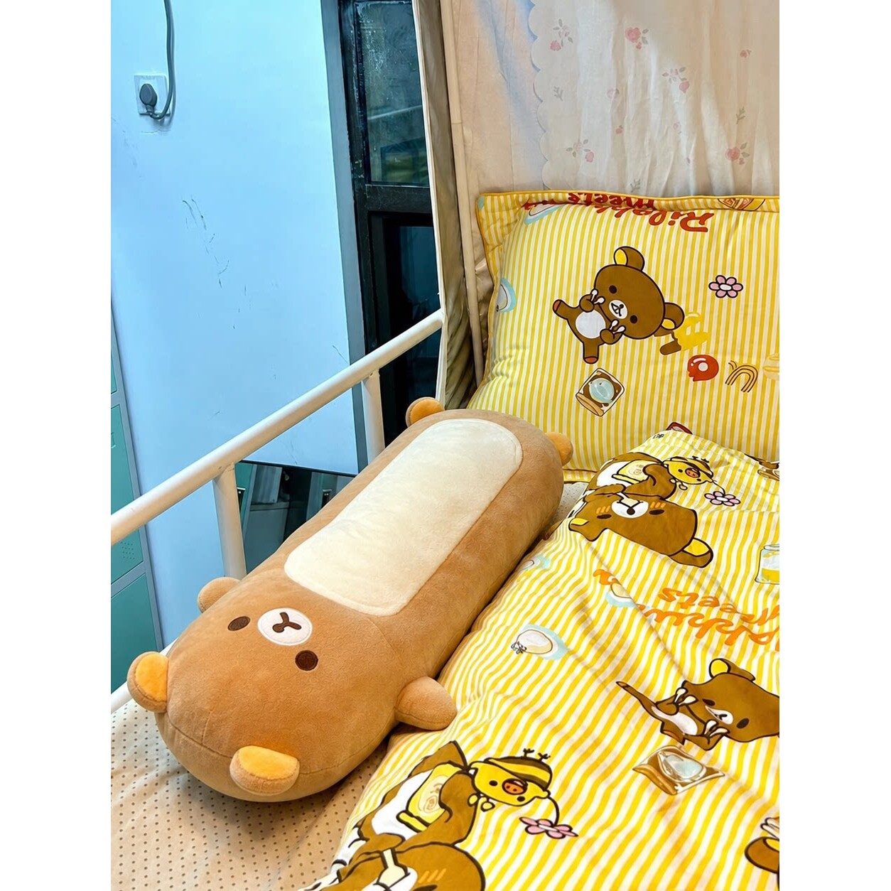 轻松熊床头靠垫2026新款女生高颜值宿舍侧睡长枕头软包床边长条枕