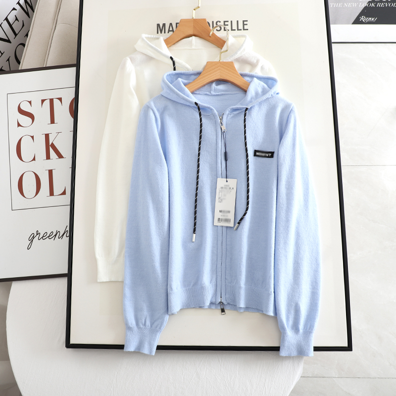 麦系の2024秋冬新款女装时尚百搭纯色连帽双拉链针织开衫女小上衣