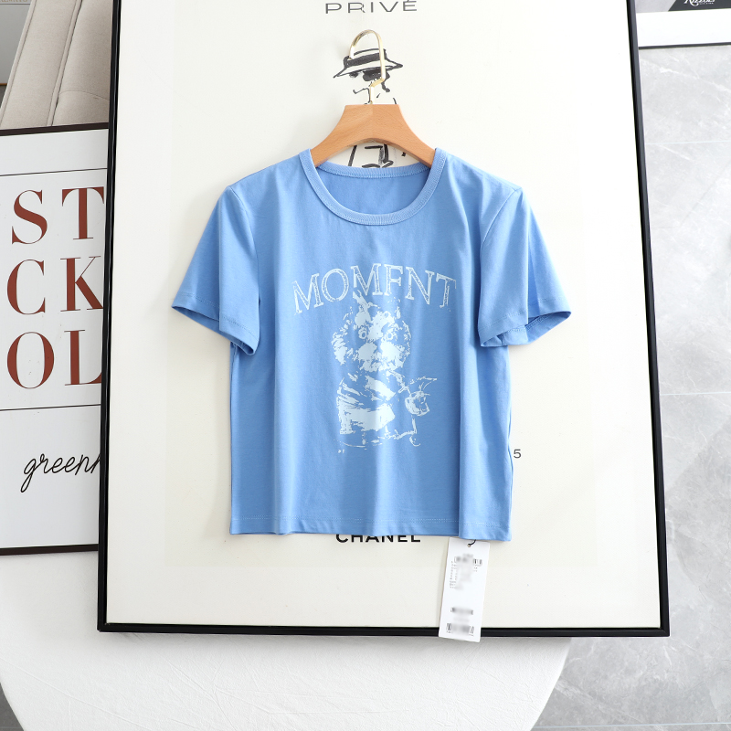 麦系の2025春夏新款设计感小众时尚百搭小个子圆领印花短袖T恤女