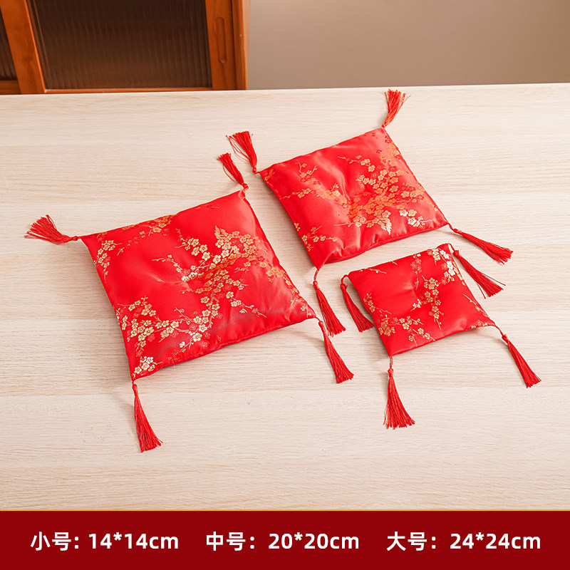 招财猫摆件配件定制红垫绣金梅花纹PP绵红布垫红色中国风坐垫礼品,家居饰品,招财猫,淘宝优惠券,粉丝福利购,淘宝优惠卷