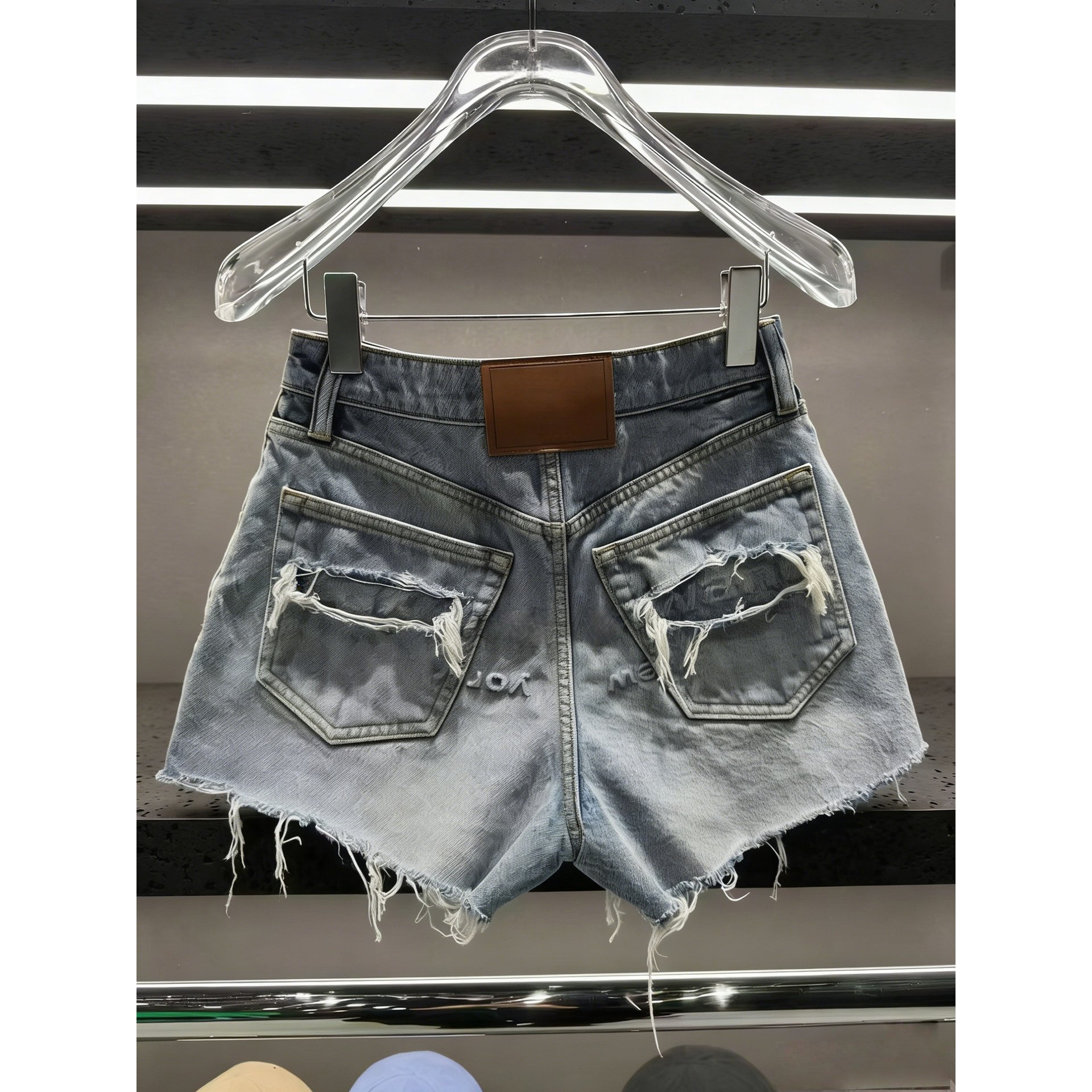 短裤大王破洞口袋毛须边牛仔裤女