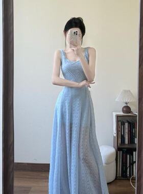 蓝色方领吊带连衣裙女夏海边度假气质高级感收腰显瘦蓬蓬长裙