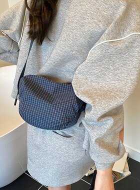 新加坡Cienda Kuelta 格子尼龙布小包包女2025新款时尚运动休闲包