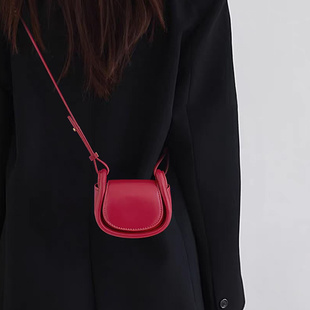 MK DA高级感时尚精致口红包女2025新款真皮迷你斜挎包百搭马鞍包