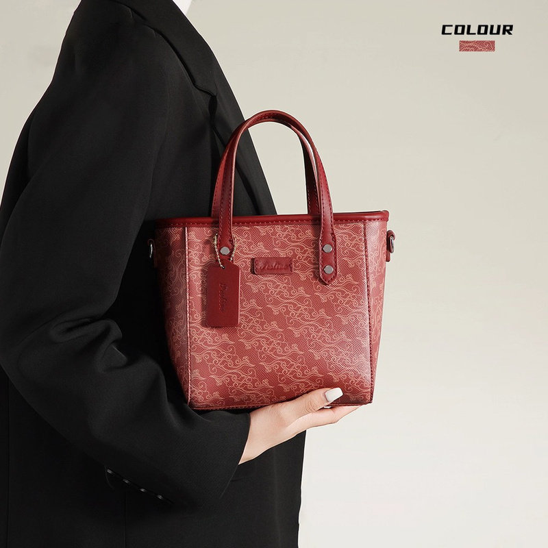 MK DA轻奢祥云纹菜篮子红色婚包新款高级感女包真皮斜挎小托特包