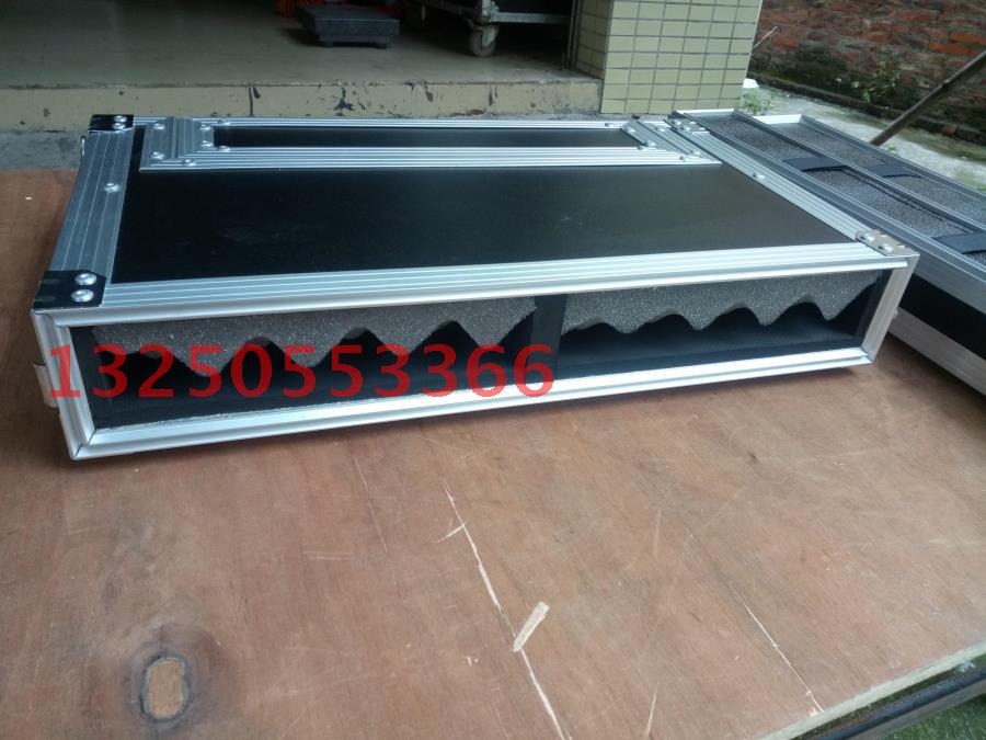 一装二带天窗舒尔、森海一拖一无线话筒箱/接收器箱/航空机箱