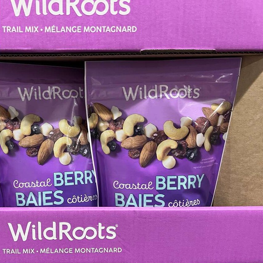 加拿大代购WildRoots混合坚果杏仁腰果蔓越莓蓝莓干酸奶豆737克