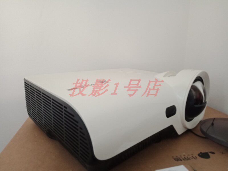 雅图DW25短焦投影仪 3100流明 支持3D DLP技术 高亮 家用办公培训