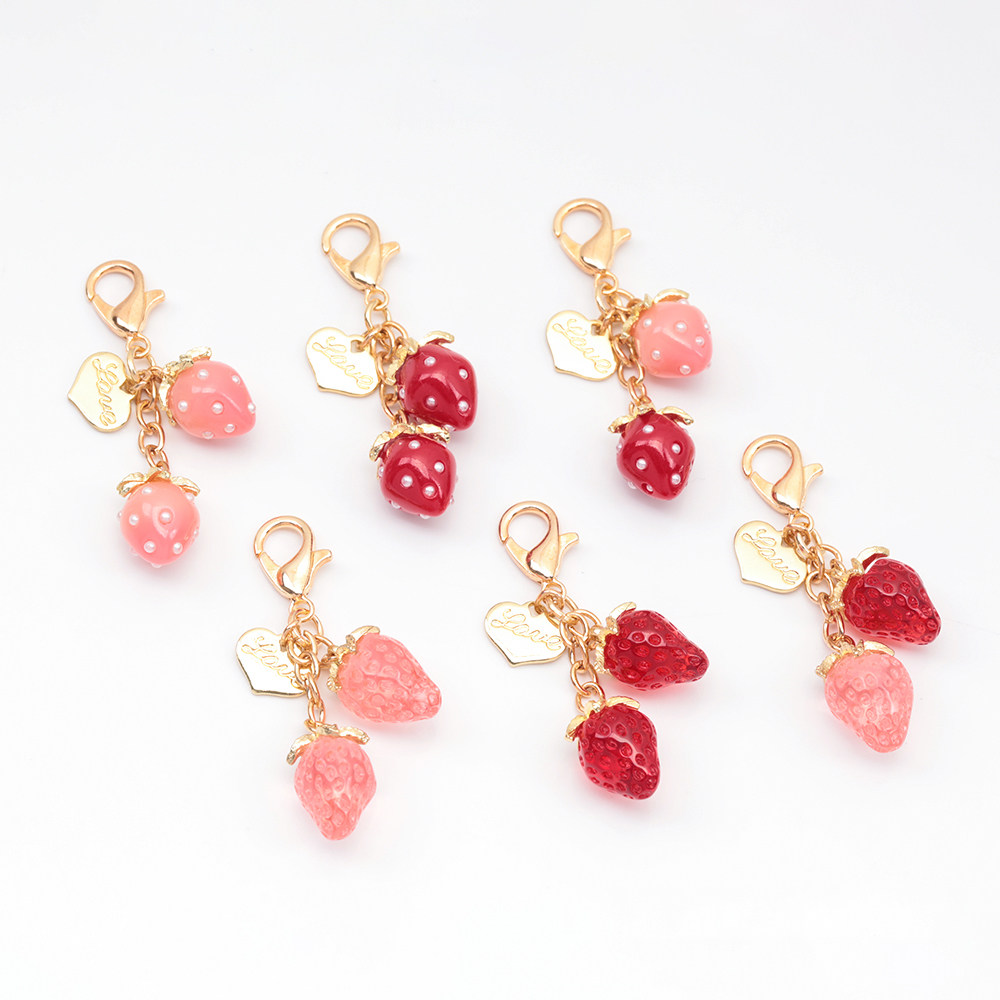 日本进口 双草莓钥匙扣 心形吊饰 草莓挂件 包包钥匙挂饰