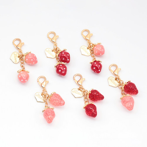 日本进口树脂草莓心形钥匙扣