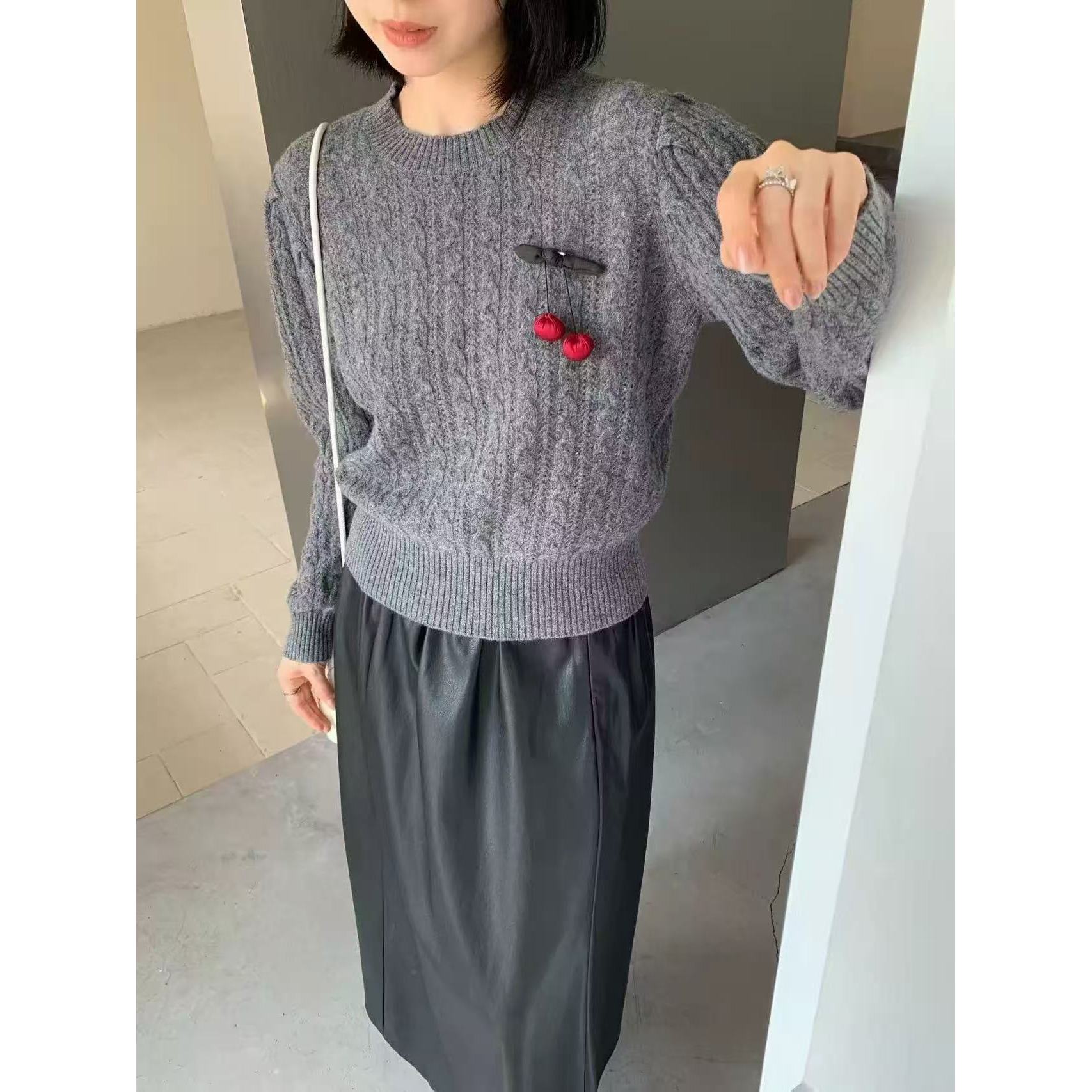 【大潘专享】复古麻花绞花装饰圆领套头羊毛短款长袖yic110111