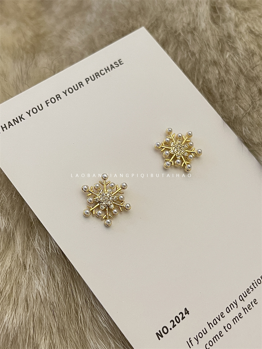 冬日恋歌~精致雪花珍珠耳钉轻奢风高级感气质小众设计感耳饰17822