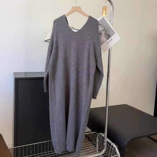 韩系慵懒风穿搭！2025秋冬新款极简气质宽松休闲连帽针织连衣裙女