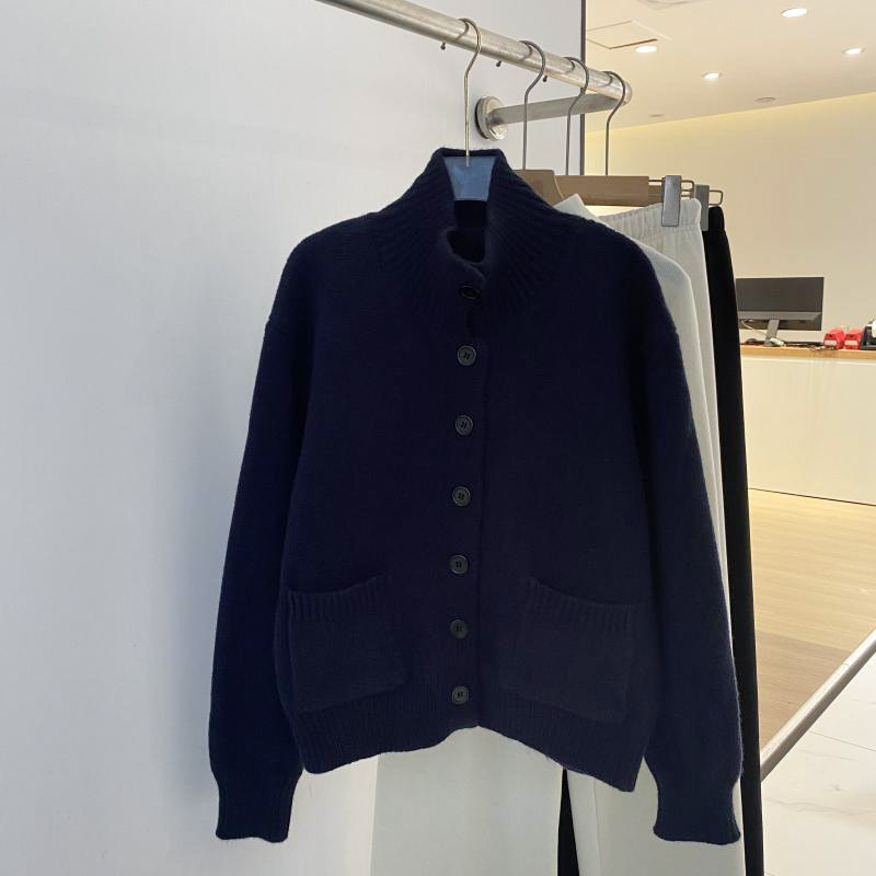 韩系小众！2025冬季新款通勤百搭休闲翻领设计长袖针织毛衣外套女