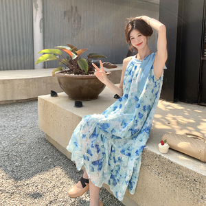 夏日漂亮印花蝴蝶蓝色连衣裙女2025新款海岛度假无袖清冷气质长裙图片