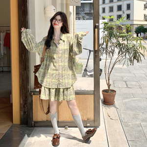 绿色格纹长袖衬衫套装裙女2025春秋新款法式漂亮宽松半身裙两件套图片
