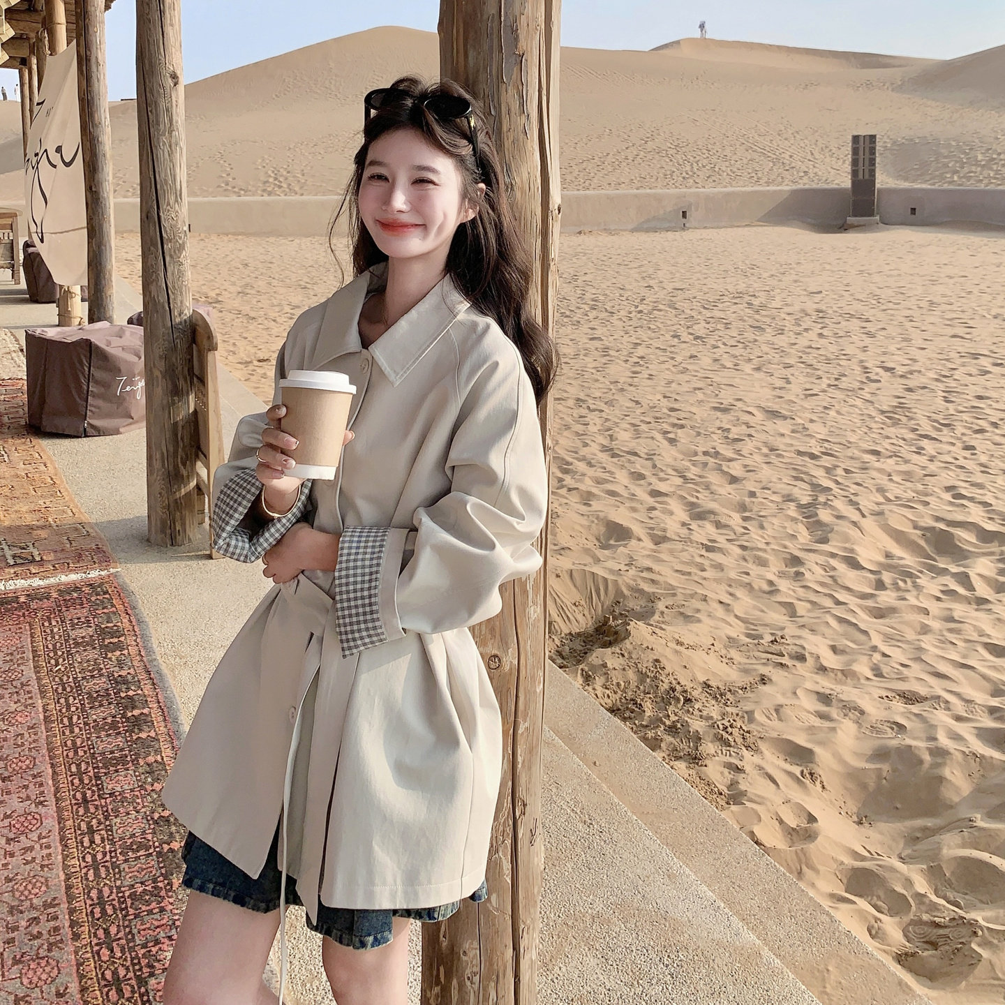 浅卡其色英伦风系带风衣外套女2025年春秋季新款韩系显瘦休闲大衣,女装风衣,芭图娜