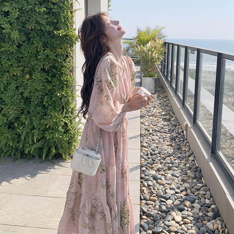 粉色度假风V领印花连衣裙女2025夏季新款温柔风减龄收腰显瘦a字裙,女装连衣裙,芭图娜