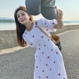 白色樱桃绣花