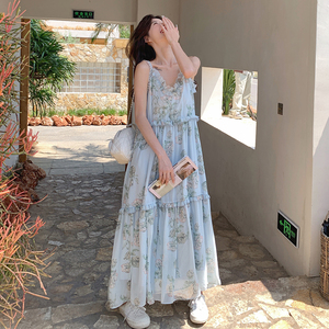 小清新淡蓝色碎花雪纺吊带连衣裙女夏2025新款法式绝美长裙到脚踝图片