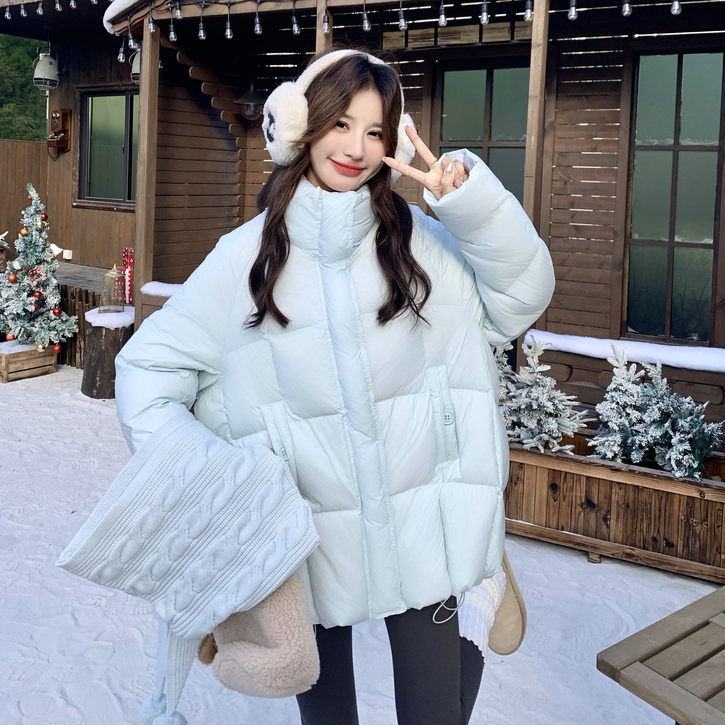 现货！蓝色可拆卸毛球围脖羽绒服【50绒】B260-5373-P345K498，女装羽绒服，芭图娜